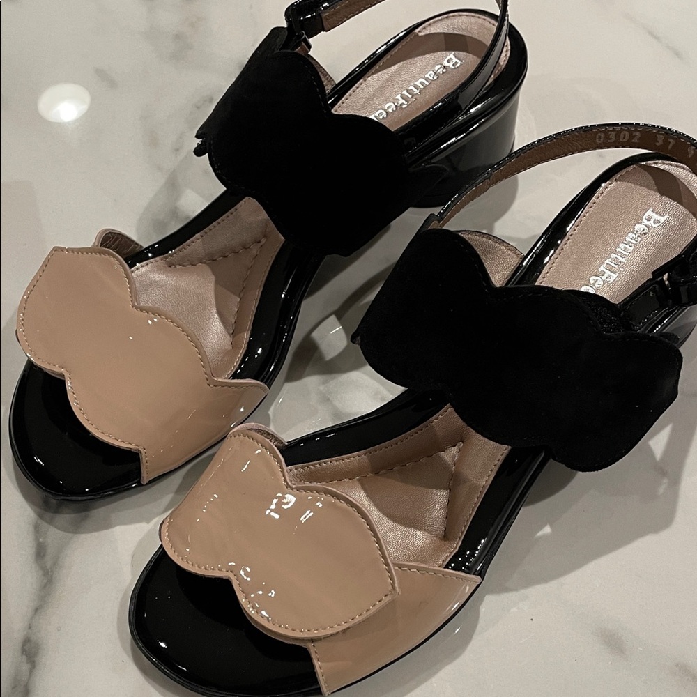 BeautiFeel Elsie style Black and Tan patent and suede fully adjustable shoes.